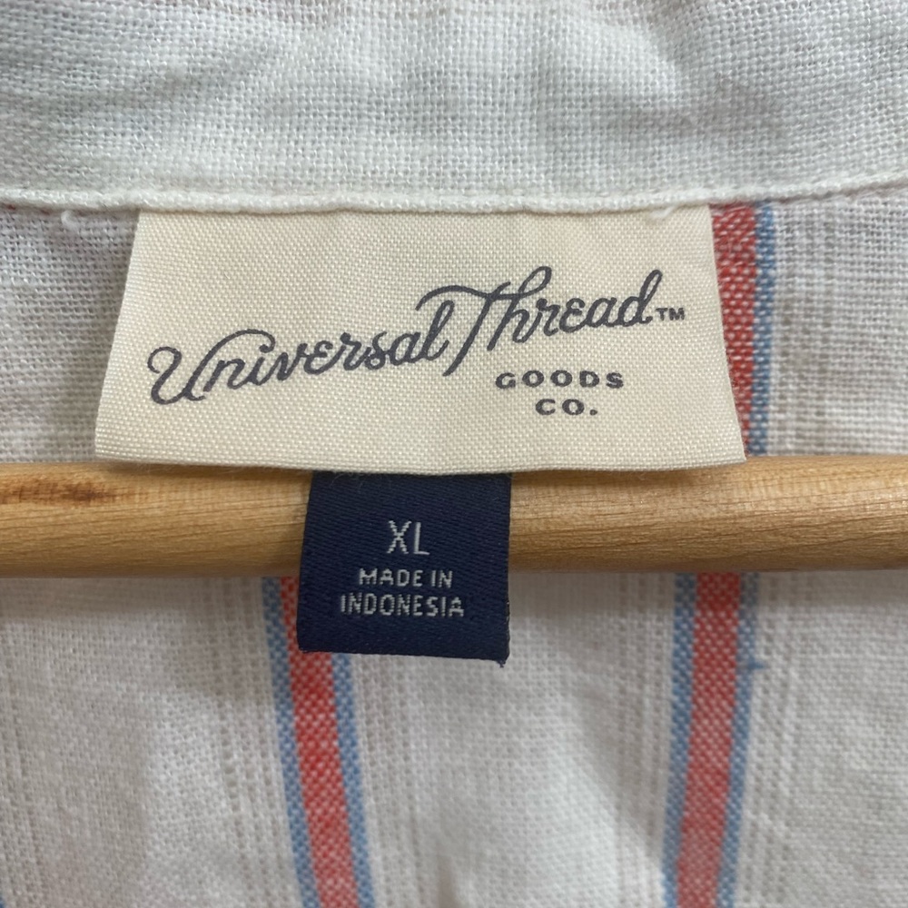 Universal Thread button down - Picture 4 of 4